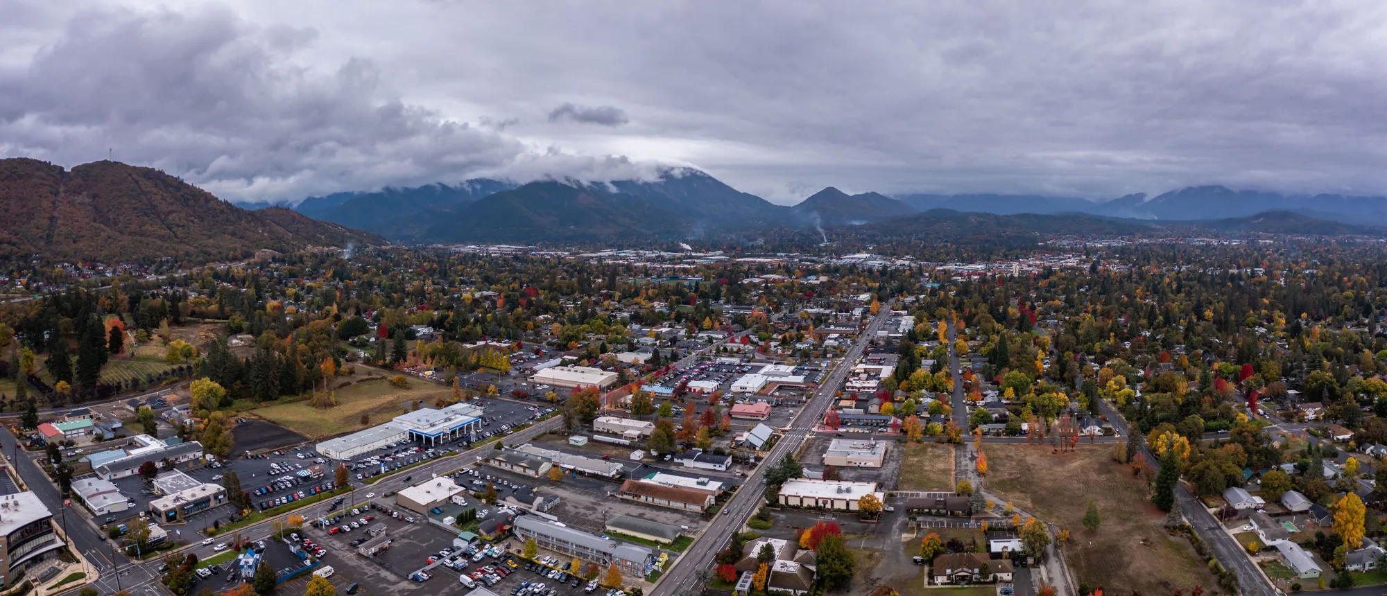 Aerial view of Medford, Oregon and the Rogue Valley